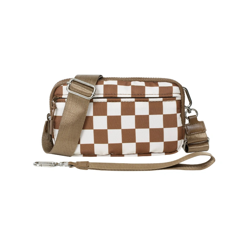 conic-gradient(from 90deg, #fffbf5 25%, #a77864 0 50%, #fffbf5 0 75%, #a77864 0)
